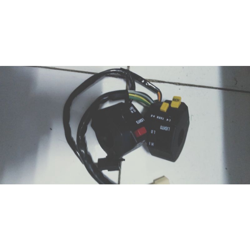 Saklar holder kanan kiri Suzuki Satria 2T