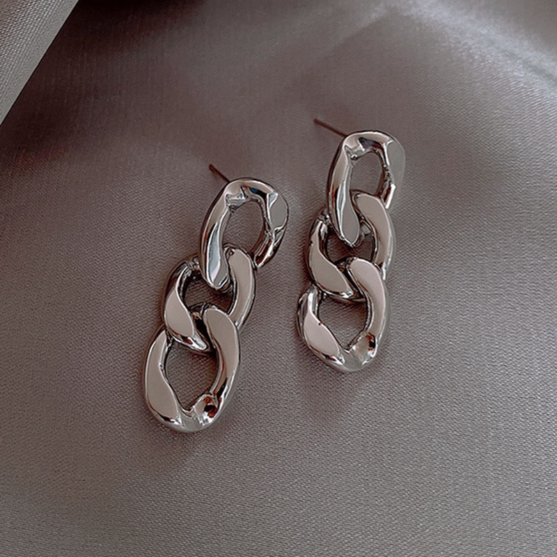 1 Pasang Anting Rantai Bahan Metal Warna Silver Untuk Wanita