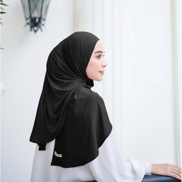 LAV INSTAN BLACK VANILLA HIJAB