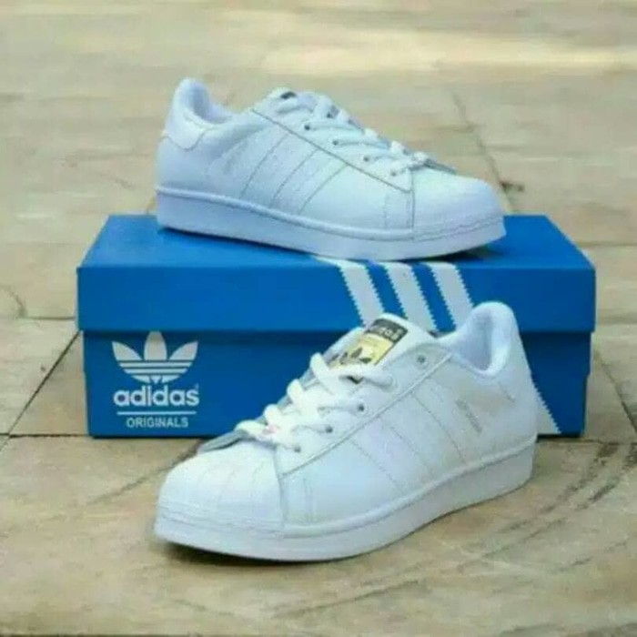 sneaker adidas putih