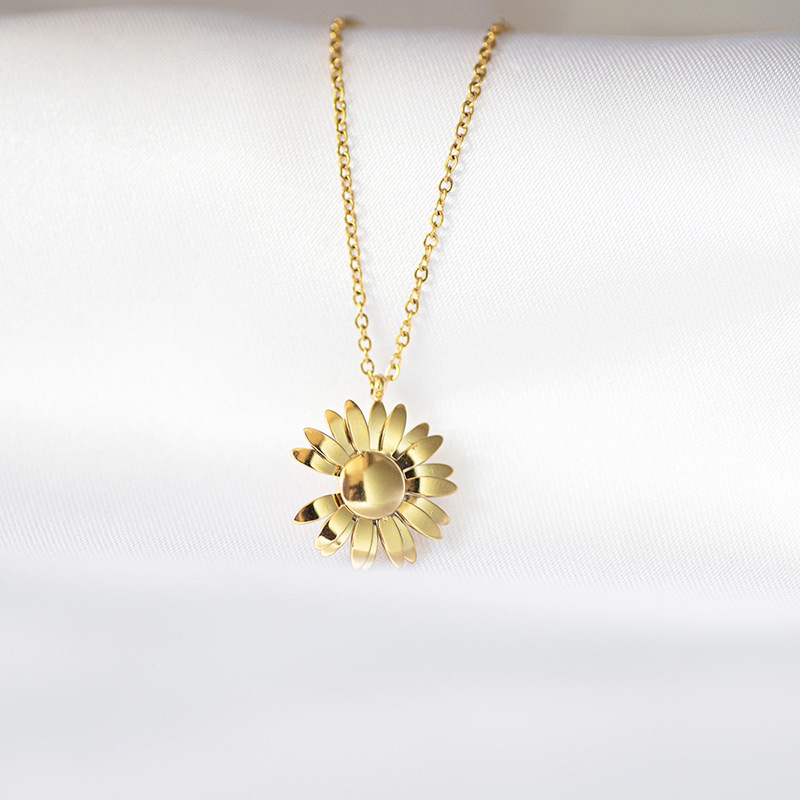 Gaya Korea little Daisy baja titanium kalung 14K emas tahan lama retensi warna indah dan serbaguna m