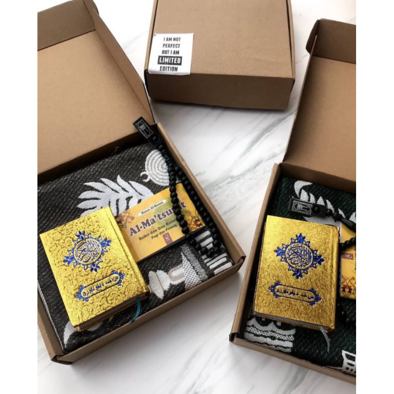 

Hampers Sajadah Al-Qur'an