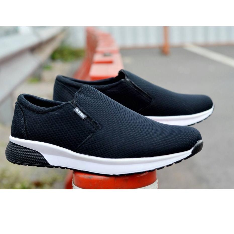 Diskon Promo➭ Spatu Pria Adidas 2021 sepatu Slip on hitam polos spatu sneakers cowok spatu tanpa tal