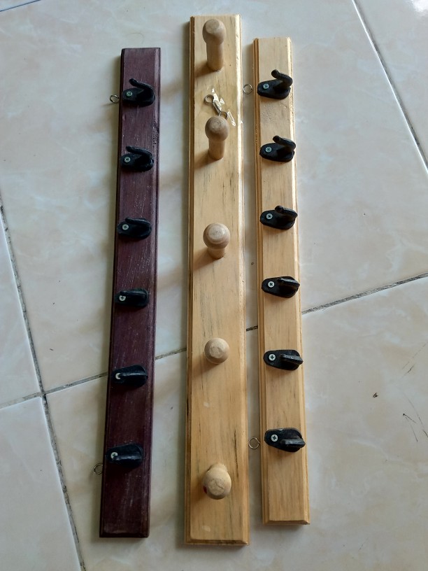 Kapstok Kayu Unik Clear Kayu Pinus Pilihan 6 Kail