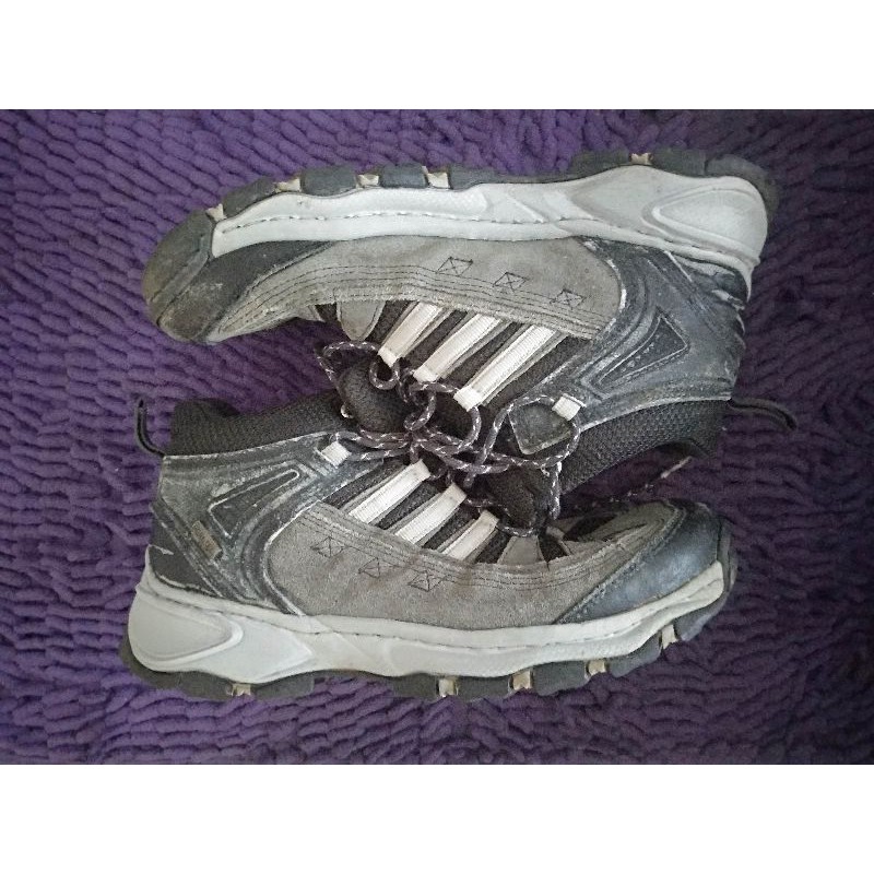 PRELOVED SEPATU ADIDAS GORETEX
