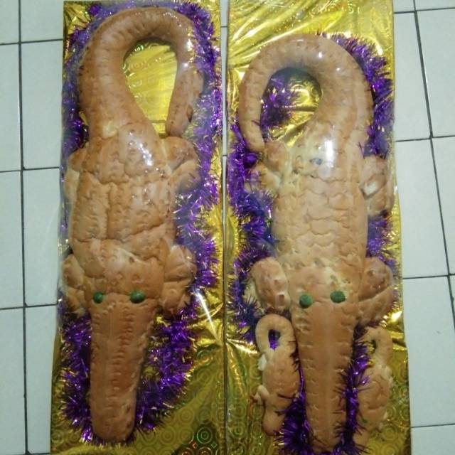 

Roti Buaya Seserahan Sunatan Pernikahan Betawi
