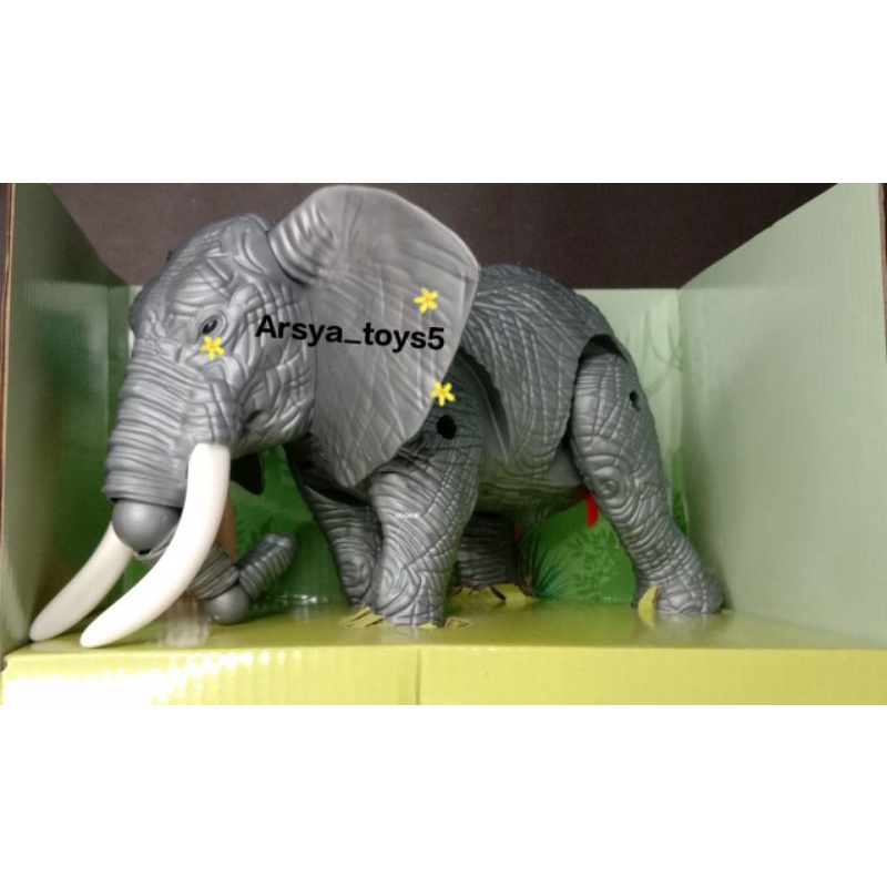 Mainan  Gajah Animal World Elephant Berjalan &amp; Bersuara