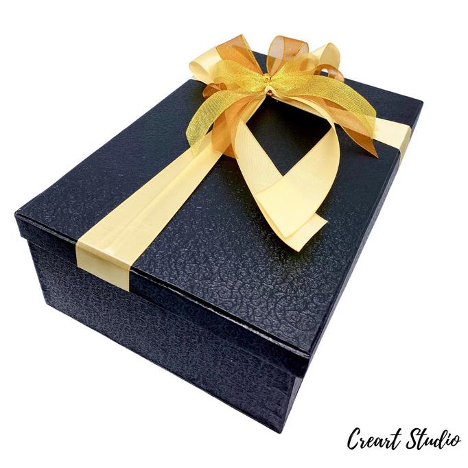 

[COD] Kotak Kado Gift Box 30x20 cm Tinggi 10 cm - Hitam [COD]