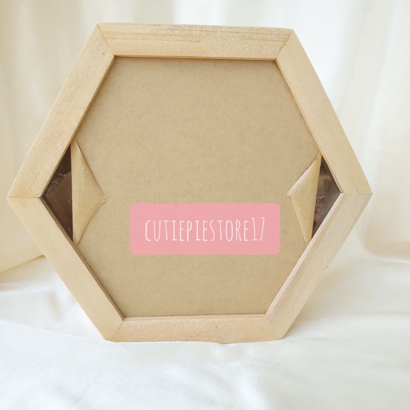 Pigura Kayu 3D / Bingkai kayu 3D Hexagonal Diameter 20cm Kaca Single Acrylic