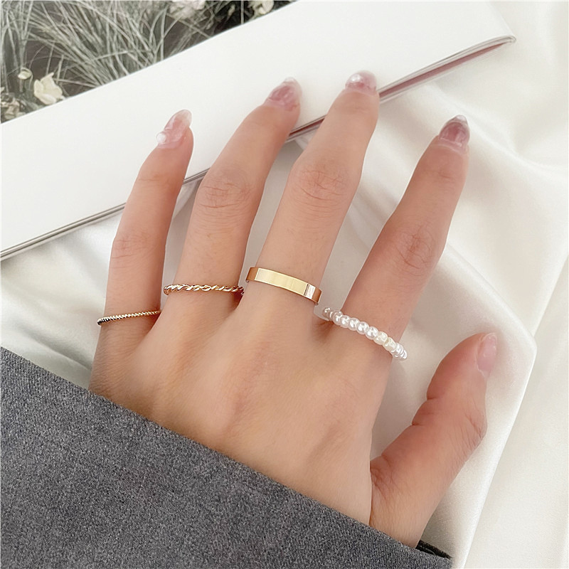 4pcs / Set Cincin Manik-Manik Warna Silver Gaya Korea Untuk Wanita