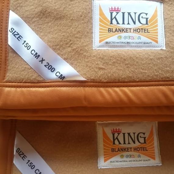 Selimut King | Selimut Polos | Selimut Hotel | Selimut Tebal 3 lapis