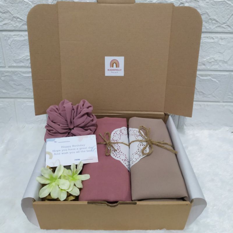 

Hampers Hijab Bella Square / Kado ulang tahun / Kado Wisuda / Kado Unik