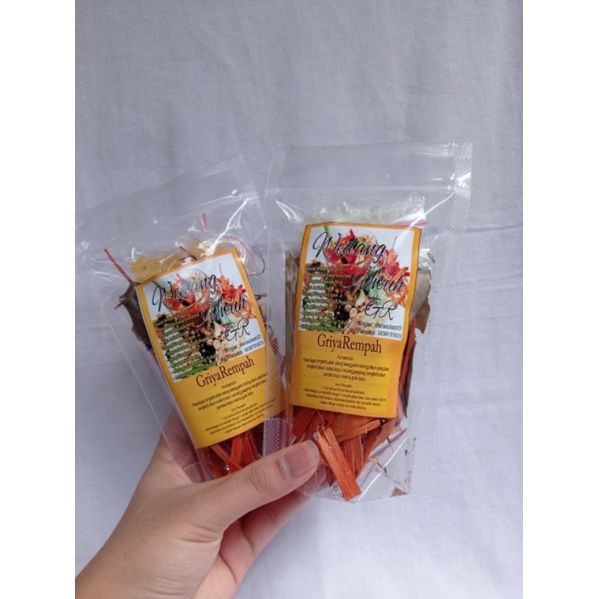 

TERKOMPLIT! WEDANG UWUH GR 12 REMPAH 1 paket isi 5pcs pouch