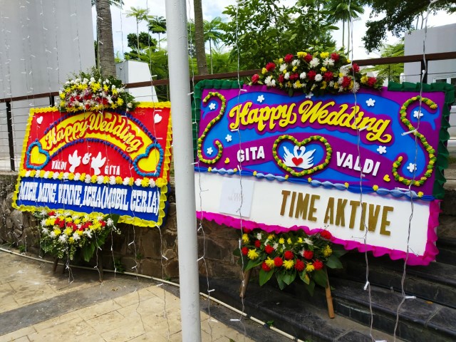 Karangan Bunga Papan Bunga Opening Wedding  Ukuran 2m X 1,25m