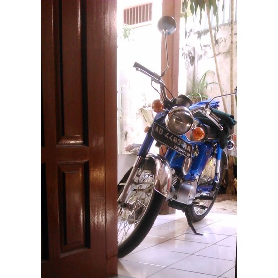 Motor Preloved Antique pegangan Pribadi Yamaha L2G tahun 1974 100 cc Warna Biru Langit, surat-surat 