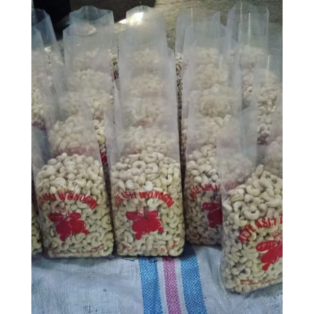 

KACANG METE MENTAH KHAS WONOGIRI ASLI / MEDE / MENTE 500gr dan 250gr