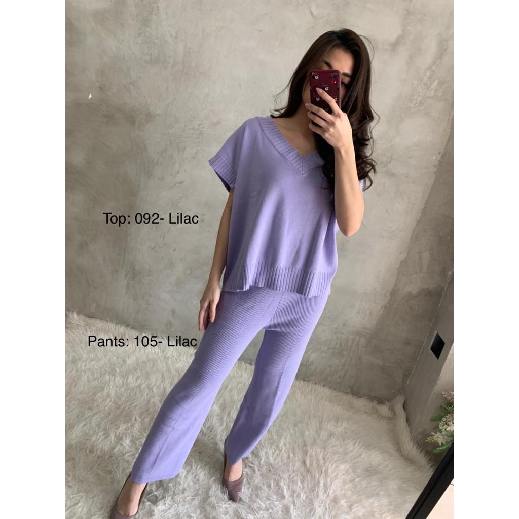 092 KNIT TOP dan 105 KNIT PANTS
