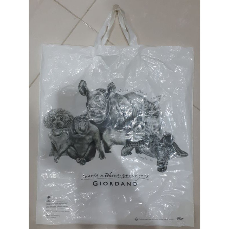 

plastic bag paper bag giordano