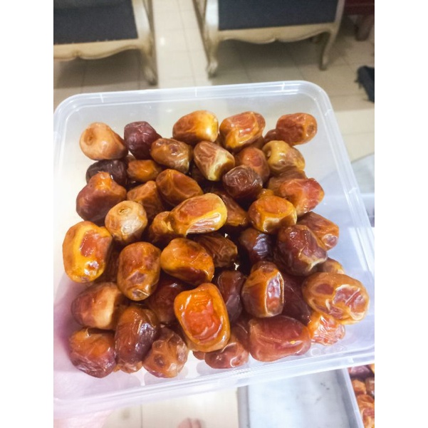 

Kurma Sukkari Premium Grade A 1/2kg