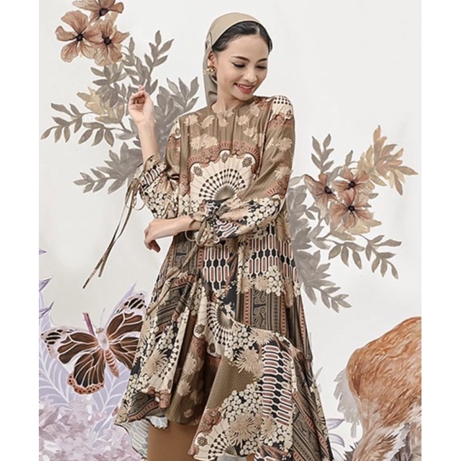 Wearing Klamby Allegra tunic pinewood