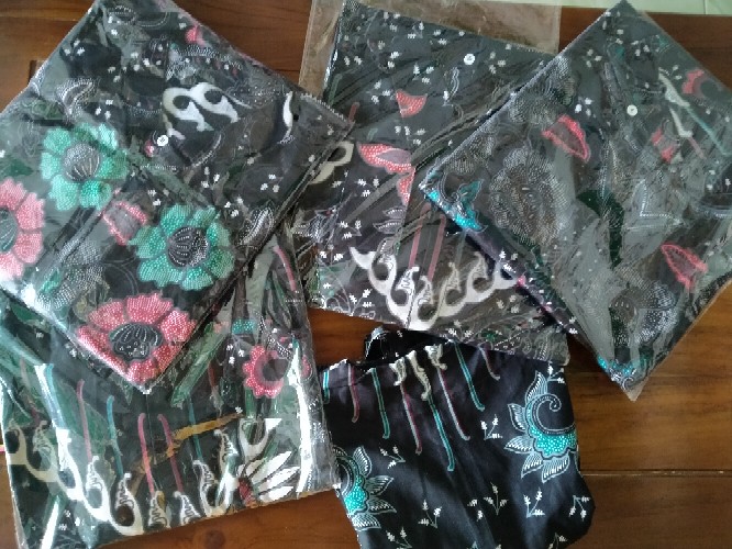 Batik Couple Keluarga Sania Ruffle Ori Ndoro Jowi Dnt Motif Garuda Merah