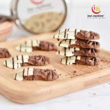 

Ina Cookies Putri Coklat Kue kering coklat Lebaran Favorite Best Seller