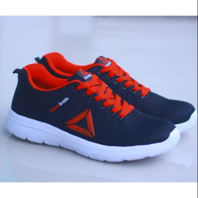 Sepatu sneakers sekolah cowok cewek kekinian