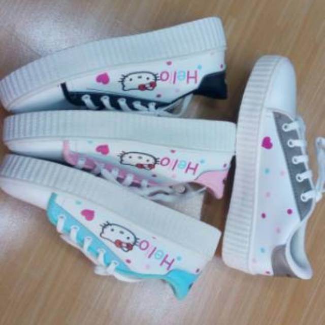 Sepatu Kets Hello Kitty