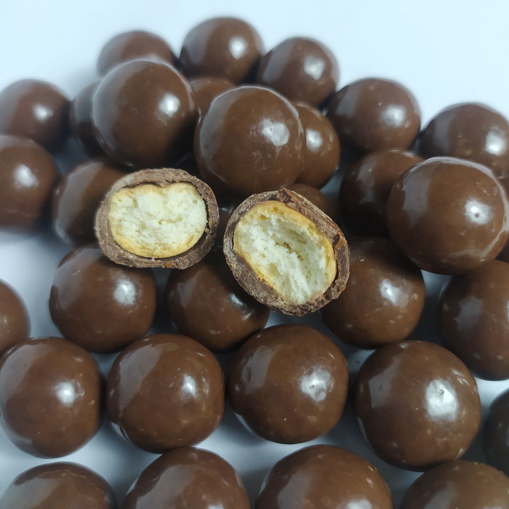 

Coklat Scandia Choco Biz Cokelat isi Biskuit Chocoball Chicchoc