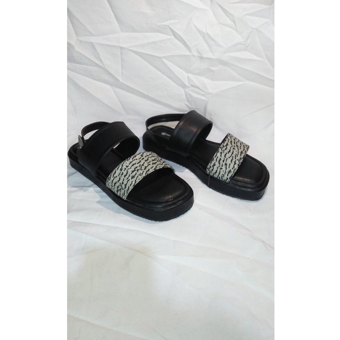 Sandal Tali Wanita Kekinian terbaru Simpel_KhariismaShoes