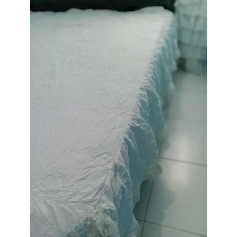 sprei Amante putih