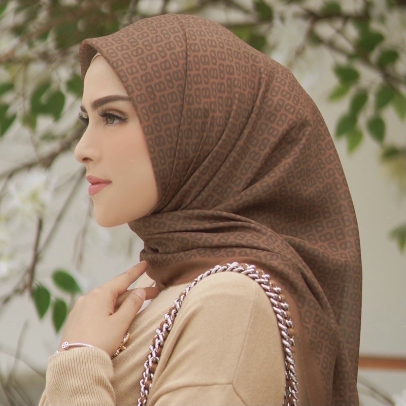 Preloved tapis square buttonscarves rust