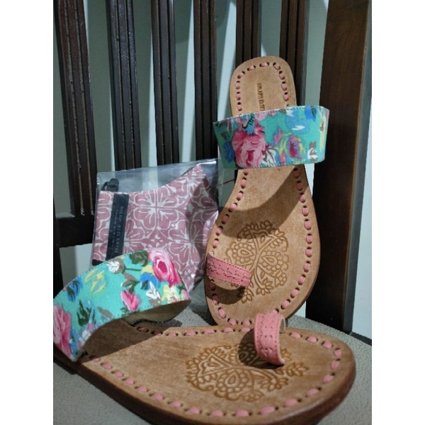 SANDAL NILUH DJELANTIK