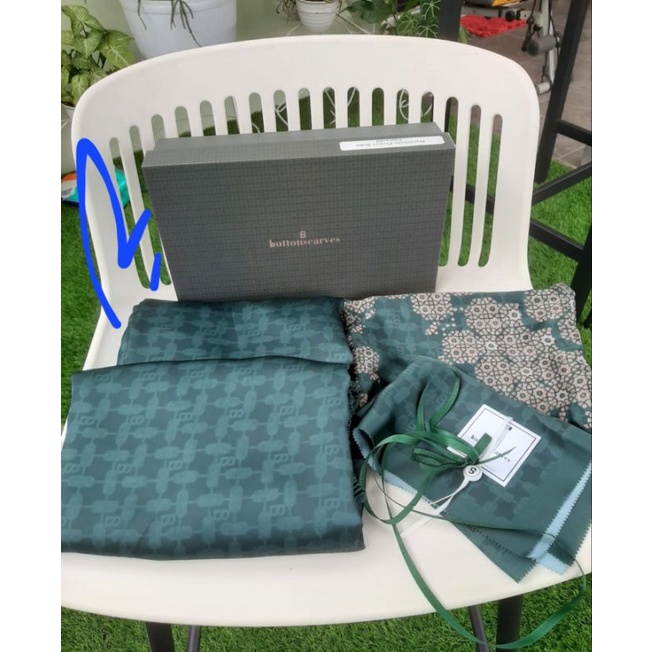 BUTTONSCARVES  PRAYER ROBE-HARAMAIN PRELOVED