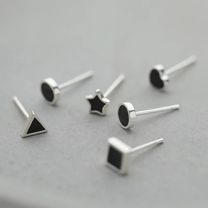 Black Geometric Earrings Simple Love Heart Ear Jewelry for Women Accessories Gifts