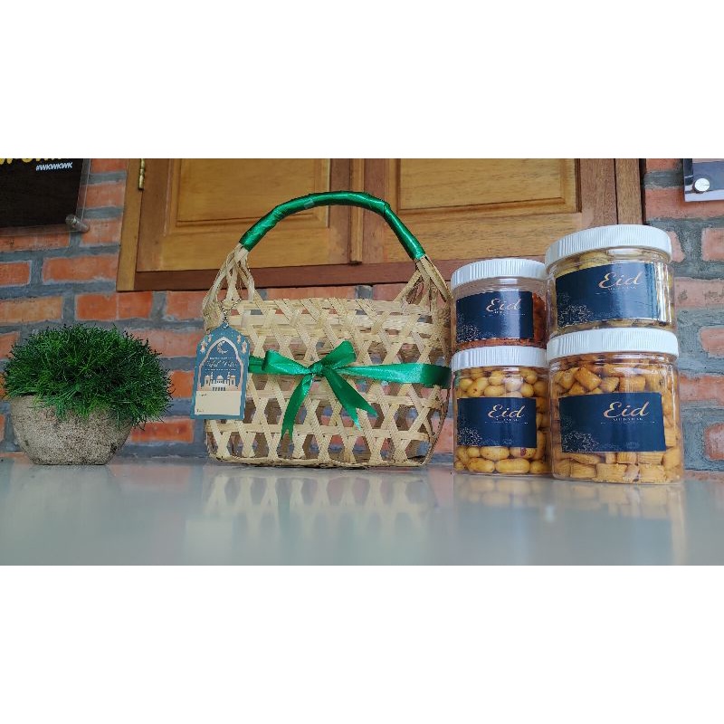 

Hampers lebaran/ hampers tas anyam