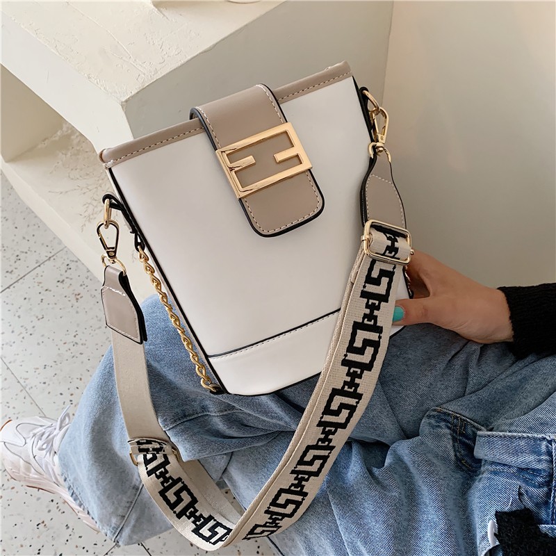 TAS SELEMPANG FF IMPORT CR7285