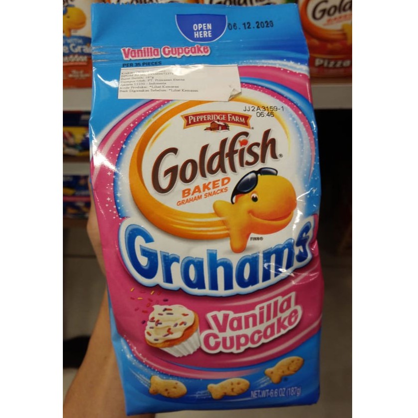 

PEPPERIDGE FARM GOLDFISH BAKED GRAHAM SNACK FLAVOUR VANILLA CUPCAKE