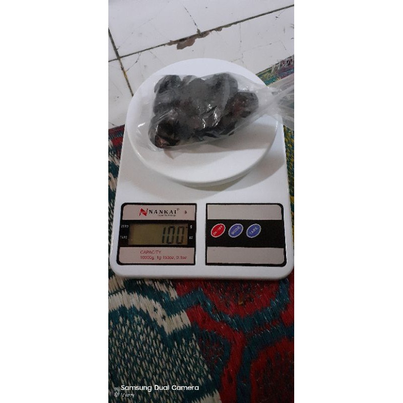 

KURMA AJWA ALIYAH UNAI 100gram