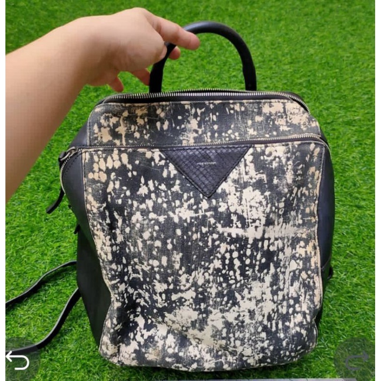 rouge and lounge backpack