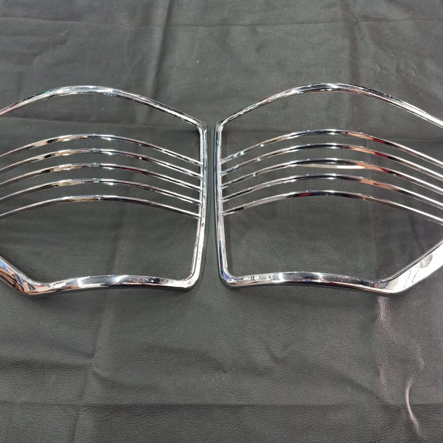 Garnish Belakang Mobil Apv Lama 2005-2008 Chrome