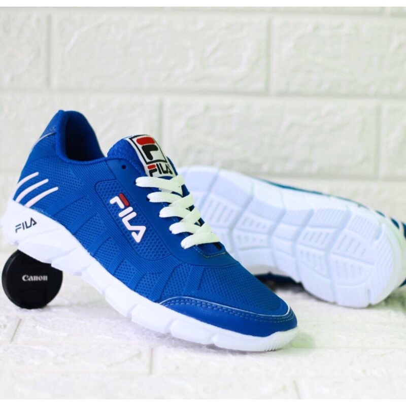 COD  Sepatu Pria cocok buat mendaki dan jalan" Fila Radial Superflex Black White Made In Vietnam