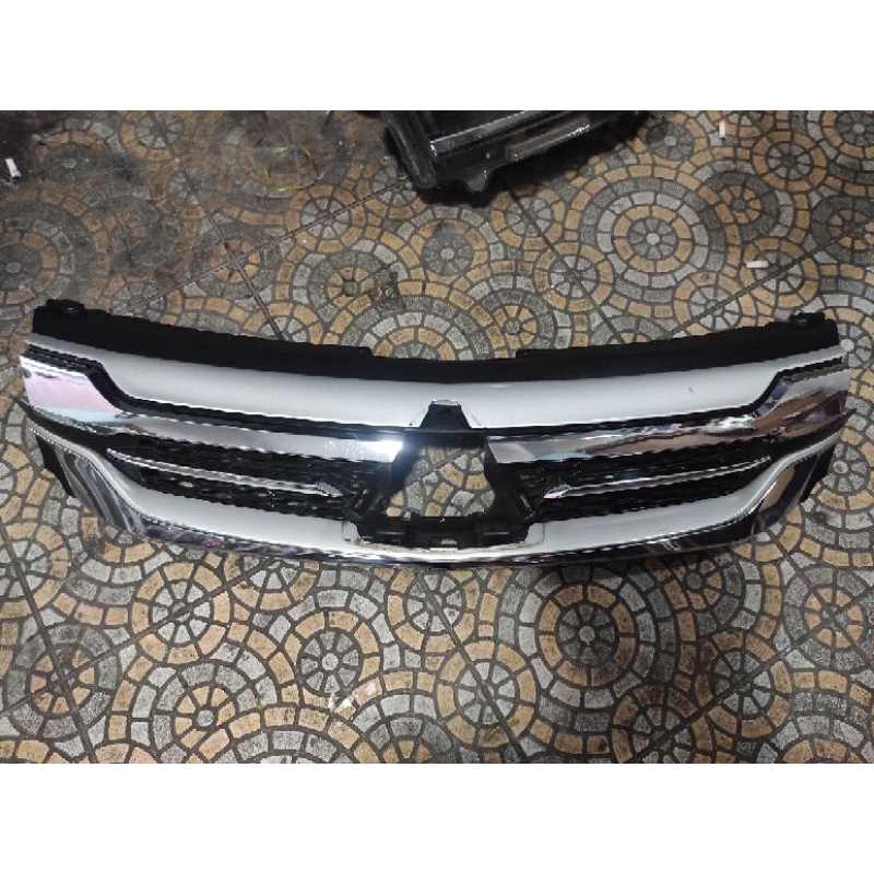 grill pajero sport