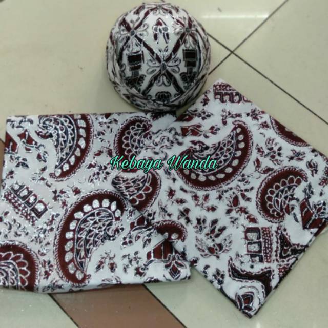 Kain Prodo dan Belangkon / Samping Batik Prodo / Sepasang Prada