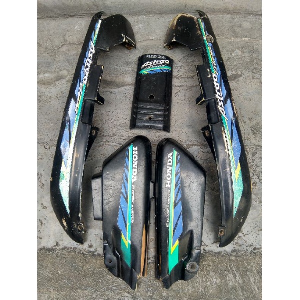 body cover set honda astrea grand bulus tahun 93 original second cat striping original hijau