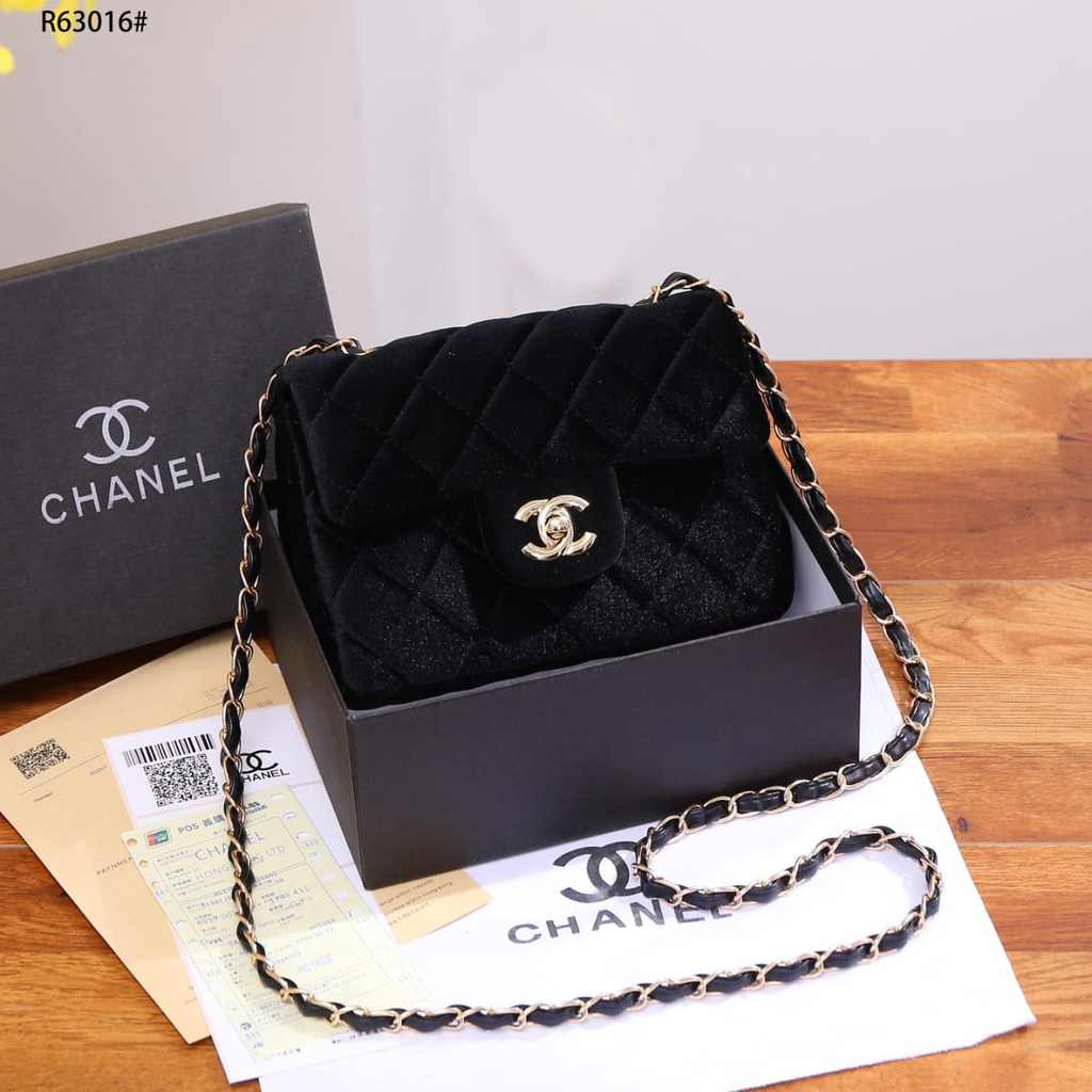 Ch Velvet Classic Gold Hardware Flap Bag R63016