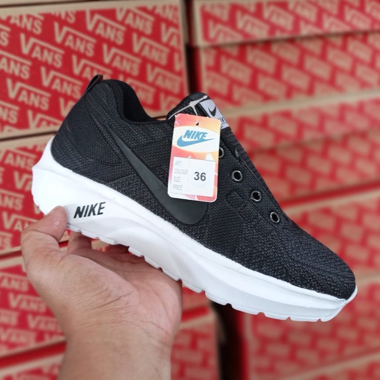 sepatu SEKOLAH hitam / sepatu sekolah  pria wanita / SNEAKERS cewek cowok / sepatu casual / sepatu olahraga / sepatu joging / sepatu senam terbaru