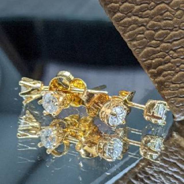 Giwang emas berlian banjar