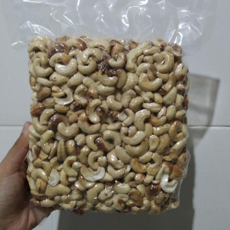 

kacang Mede mentah utuh WB