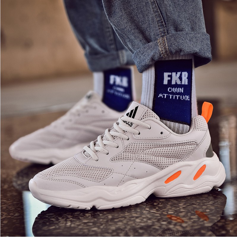 tenis adidas yeezy 700